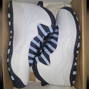 MENS JORDAN RETRO 9 ICE BLUE SZ 9 (2005 RELEASE)